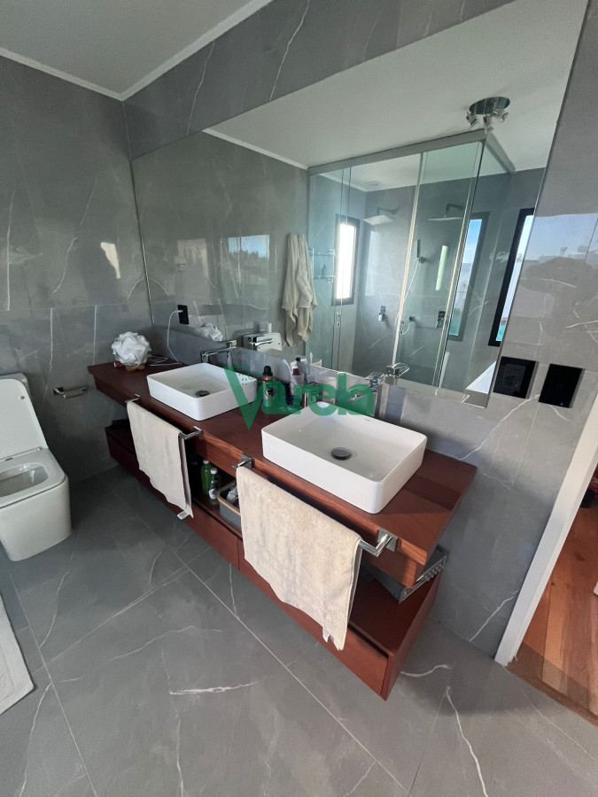 Casa ID.22168 - venta muy buena casa en colinas de carrasco 3 dormitorios 3 baños jacuzzi