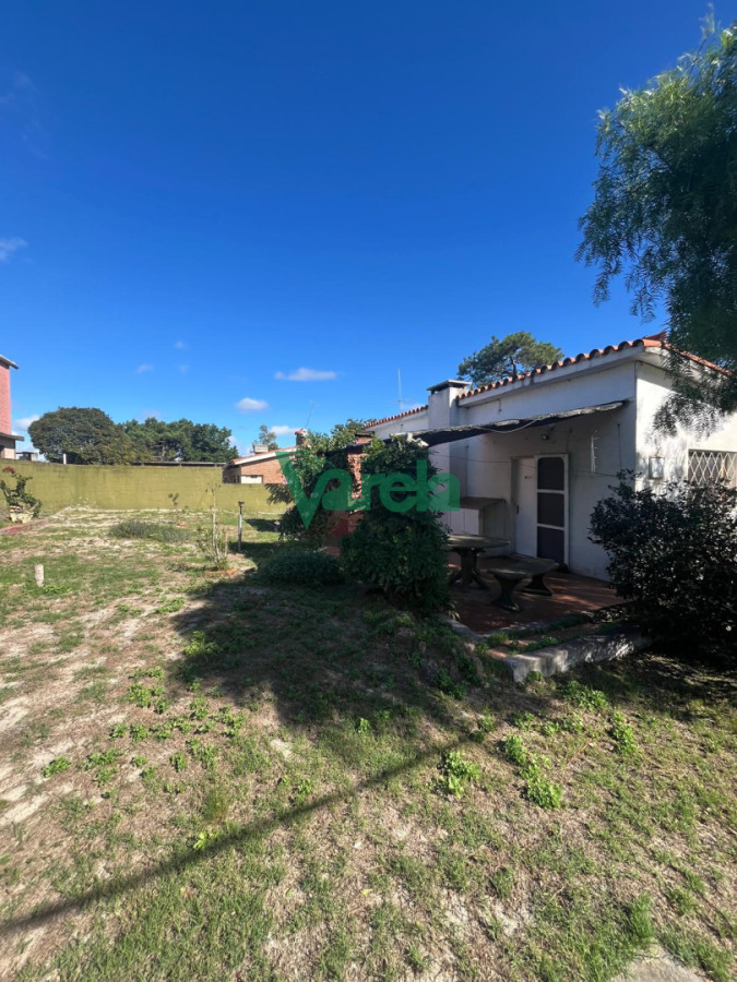 Casa ID.23009 - Venta de casa en Salinas, 2 dormitorios, estufa leña, parrillero