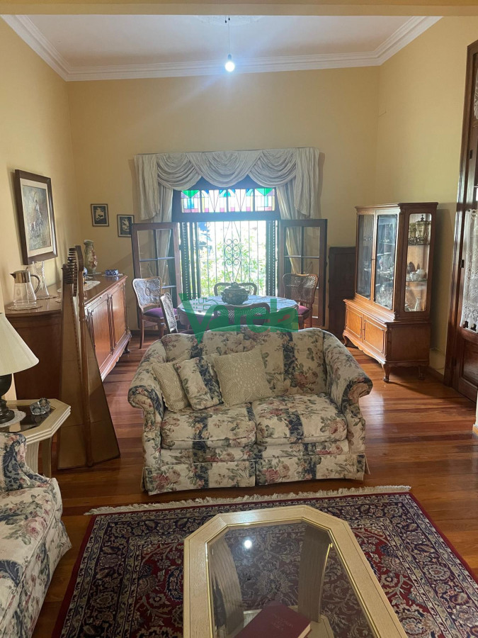 Casa ID.22715 - Venta casa Pocitos, 3 dorm,3 baños, estar enorme con hogar a leña, escritorio, fondo,padrón único,garaje