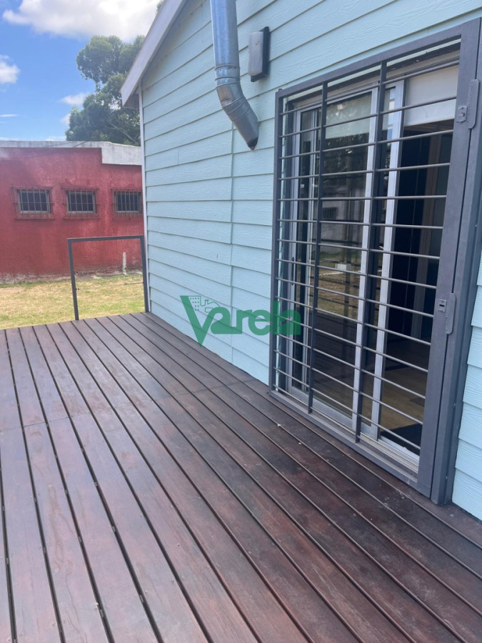 Casa ID.22928 - Casa en venta de 2 dormitorios, con estufa leña, en Pinamar Sur 