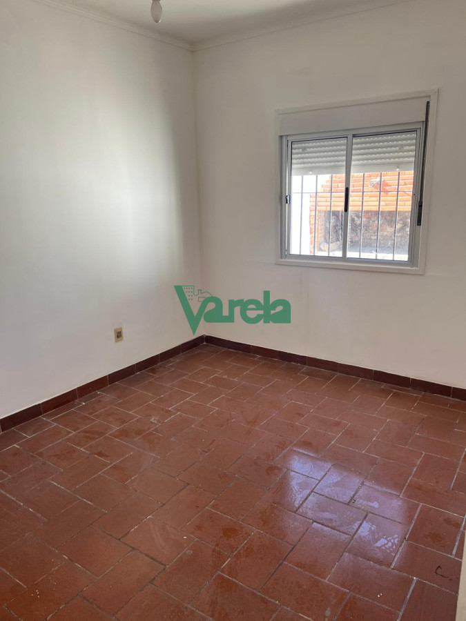 Casa ID.22270 - Venta casa, Punta Gorda , 2 dormitorios,1baños completo, jardín, cochera, patio con parrillero