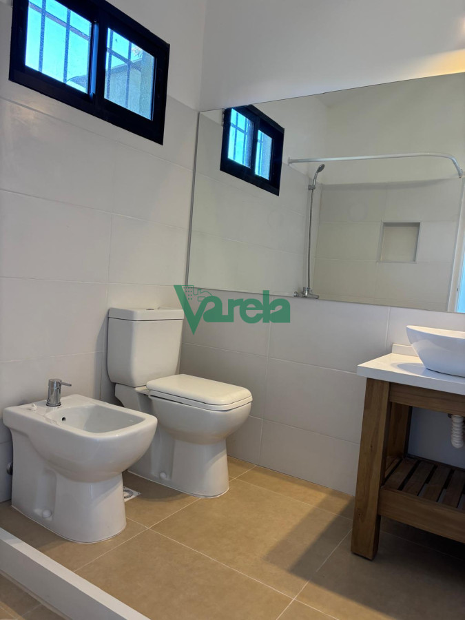Casa ID.22757 - Alquiler de muy buena casa en Shangrila sur, 4 dormitorios, 3 baños