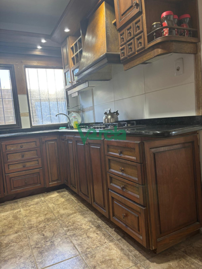 Casa ID.23007 - Casa en alquiler en Lagomar Sur de 4 dormitorios y 2 baños