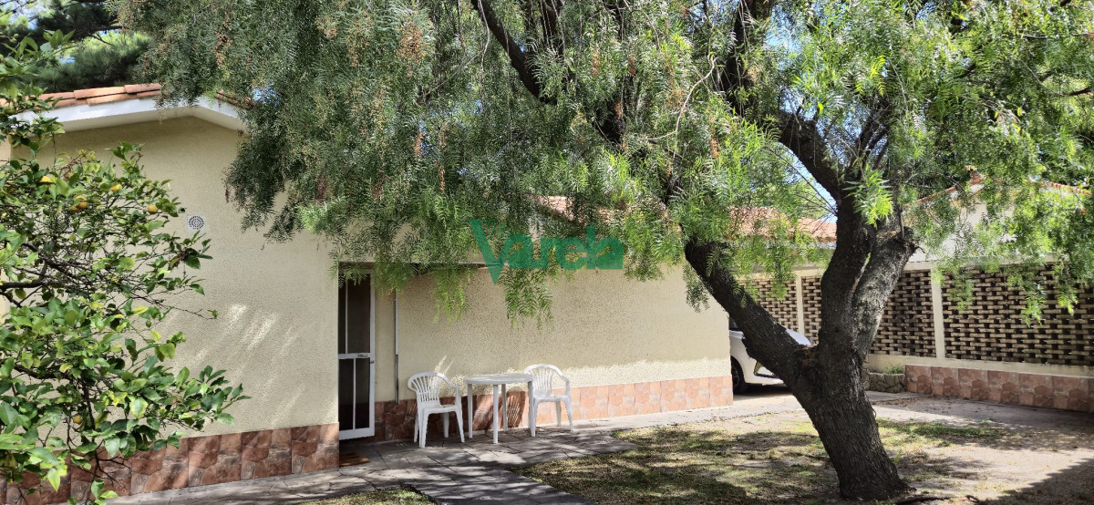 Casa ID.22504 - Casa en Atlántida, dos dormitorios y apartamento al fondo