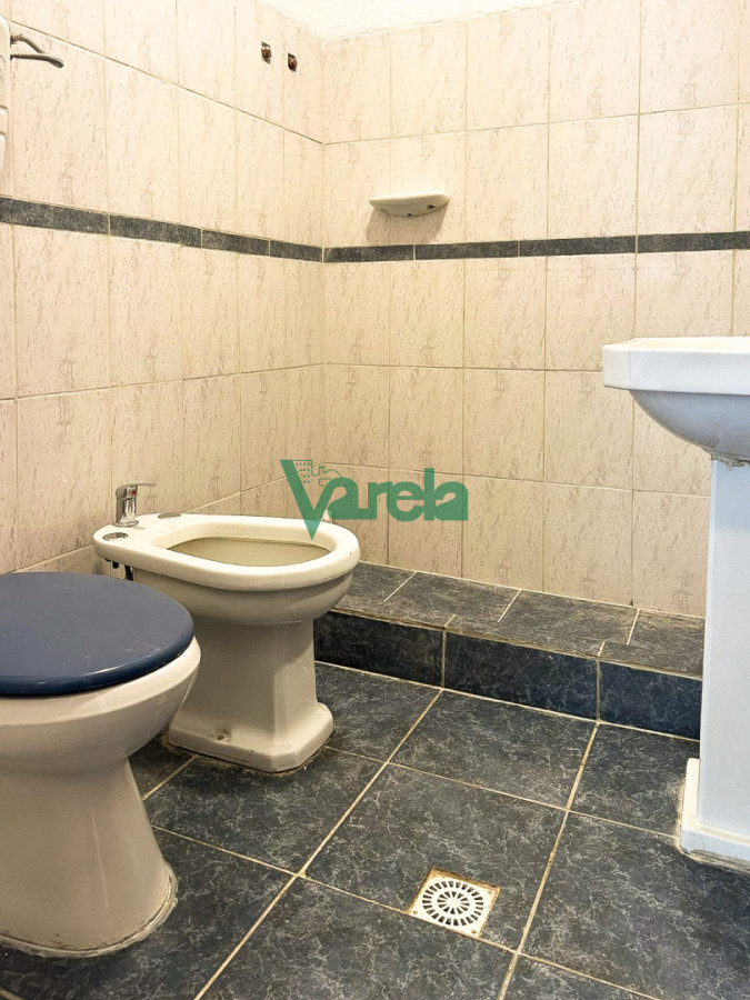 Casa ID.22921 - Venta de casa de dos dormitorios con cochera en Malvin Norte 