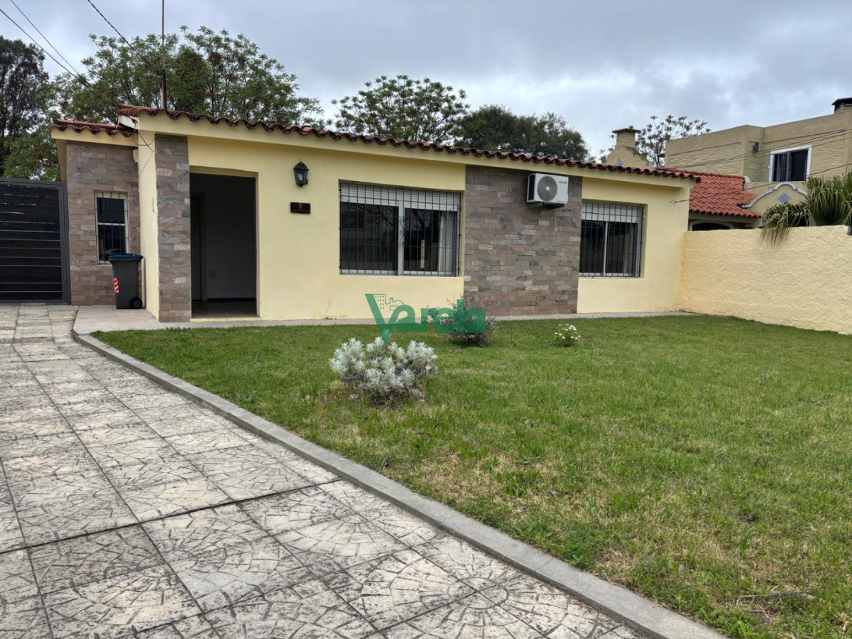 Casa ID.23210 - Casa venta Paso Carrasco 3 dormitorios a 1 cuadra Cno. Carrasco