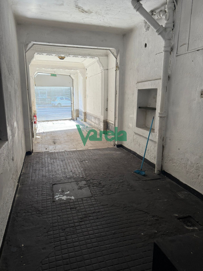 Casa ID.22693 - Venta Casa Padron Unico Cochera 3 autos 5 Dormitorios La Comercial