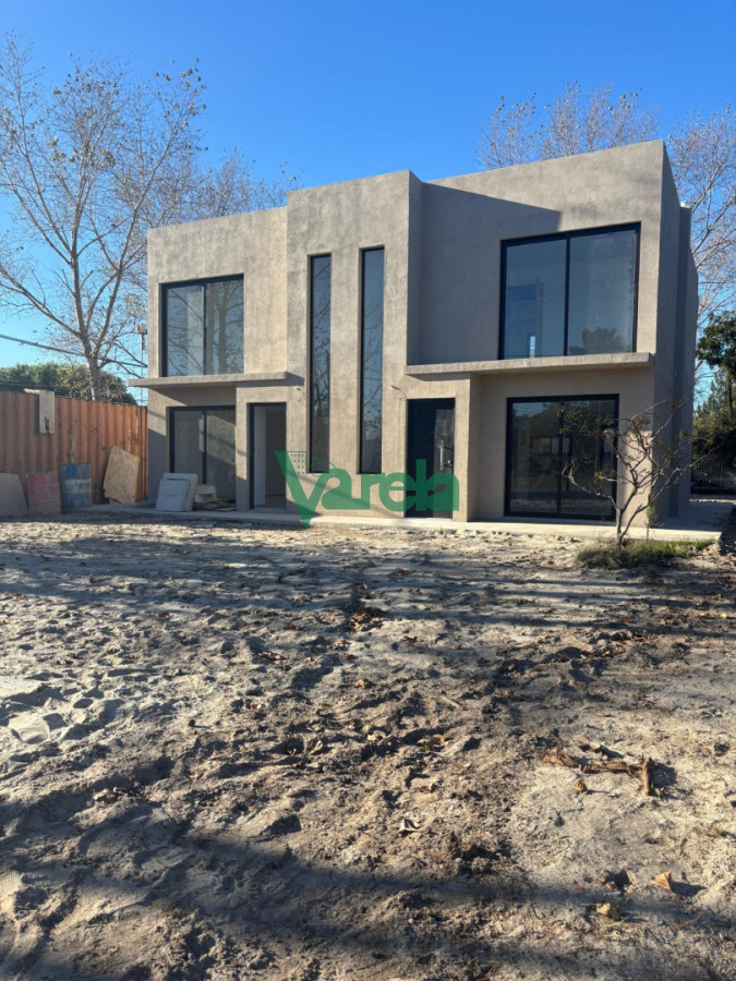 Casa ID.23056 - Venta de 3 casas a estrenar en Parque de Solymar