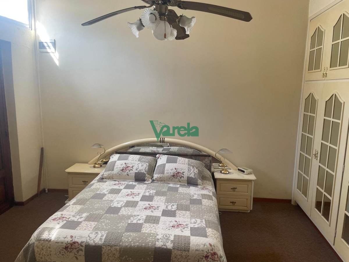Casa ID.22715 - Venta casa Pocitos, 3 dorm,3 baños, estar enorme con hogar a leña, escritorio, fondo,padrón único,garaje