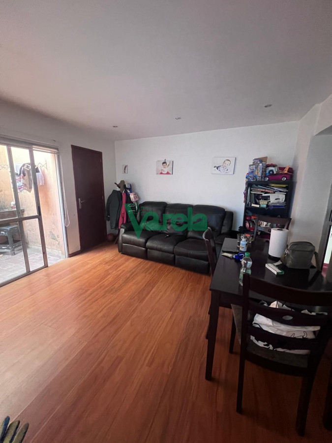 Casa ID.22232 - Venta de casa 3 dorm mas apto de 3 dorm, barrio Palermo, ideal renta, con gge x 2