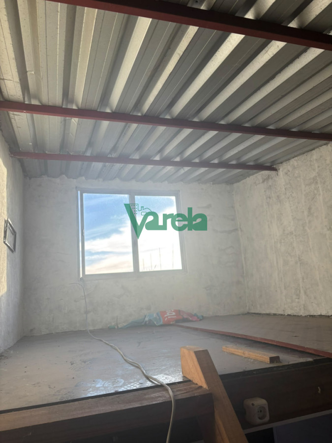 Casa ID.23090 - Inversion, venta local comercial y tres apartamentos, Los Aromos