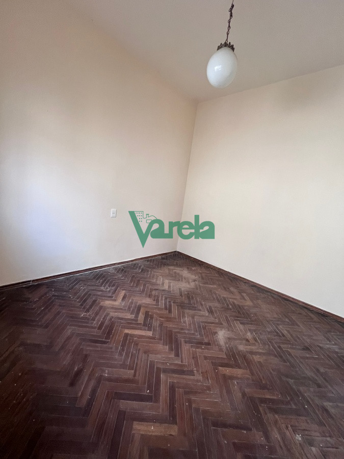 Casa ID.21629 - Venta de casa con renta en La Blanqueada, 3 dorm, 2 baños, patio gde
