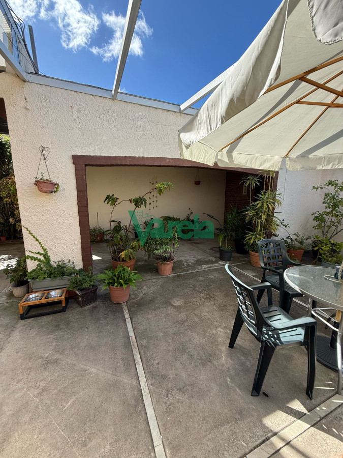 Casa ID.22593 - Venta Casa 3 dormitorios 3 baños garage piscina climatizada malvin