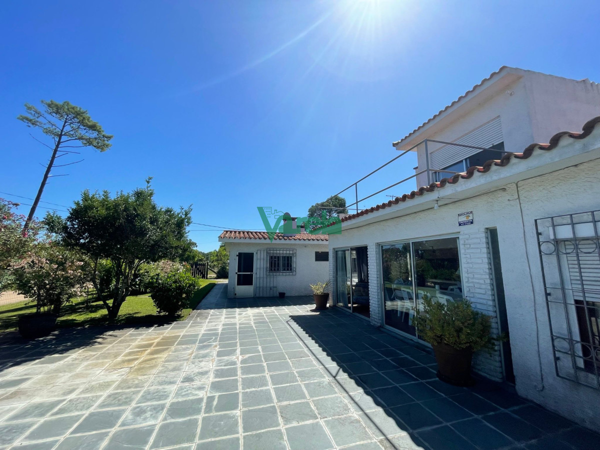 Casa ID.22085 - Casa de 6 dormitorios, piscina, en Parque del Plata Sur