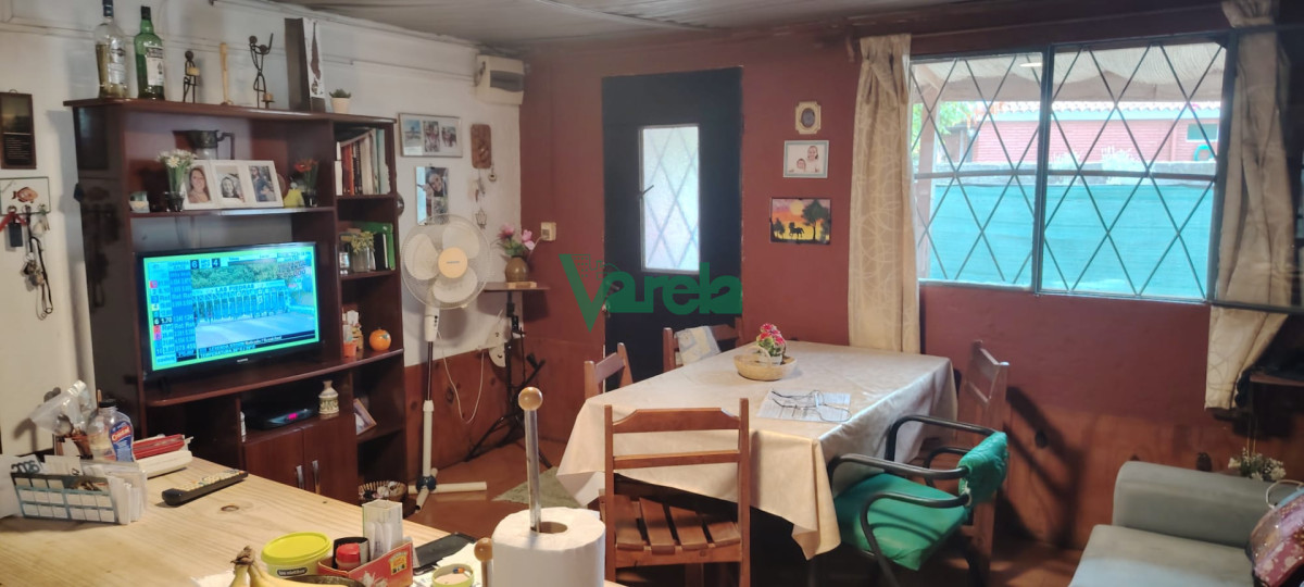 Casa ID.22967 - Casa en venta en Solymar de 3 dormitorios mas Apartamento 1 Dormitorio 