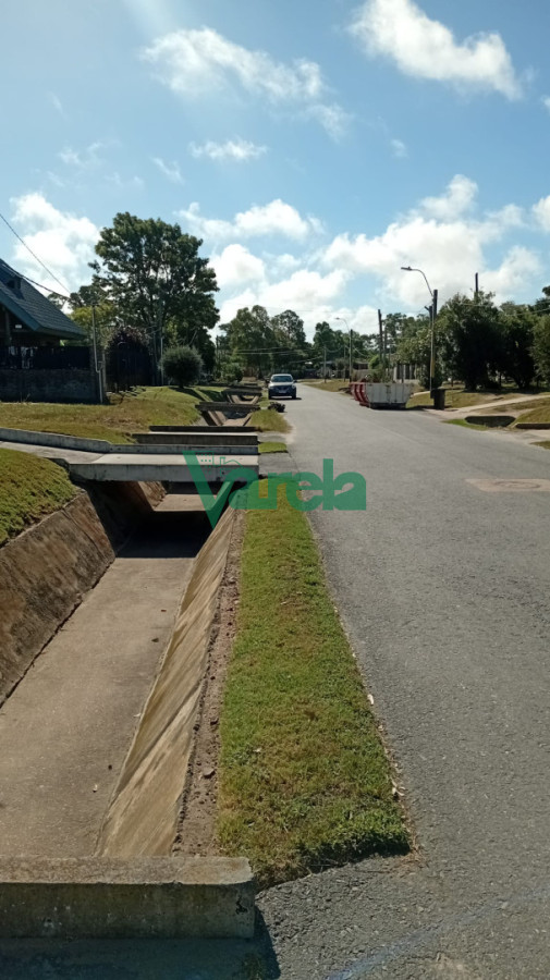 Casa ID.22975 - Venta de casa en Solymar de 3 dormitorios en 630 2 Terreno  