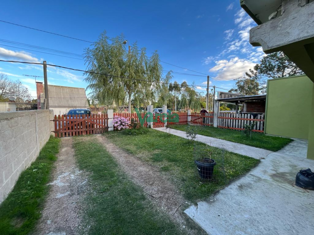 Casa ID.21796 - Venta de casa en Marindia de 2 dorm, estufa a leña, más negocio