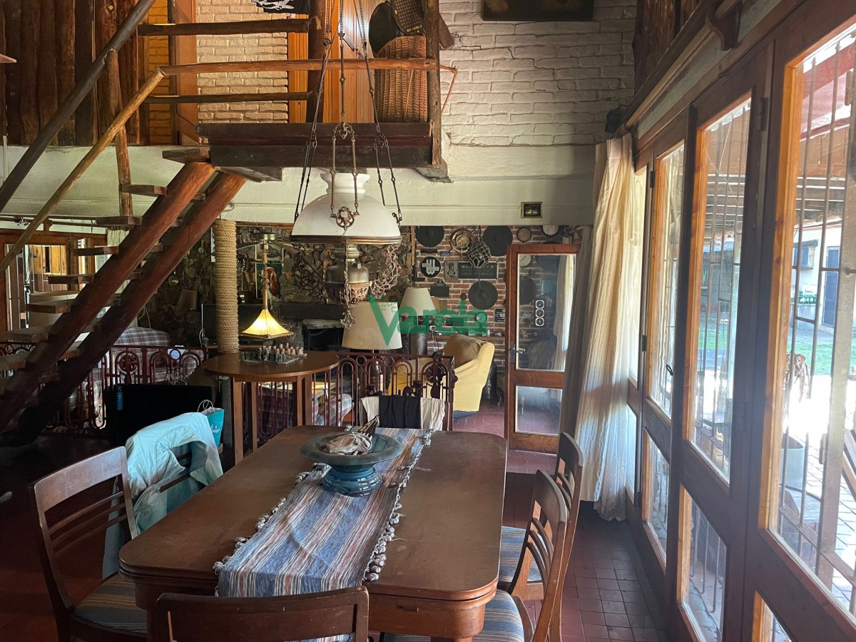 Casa ID.21874 - Casa de 4 dormitorios y 3 baños con piscina en La Floresta 