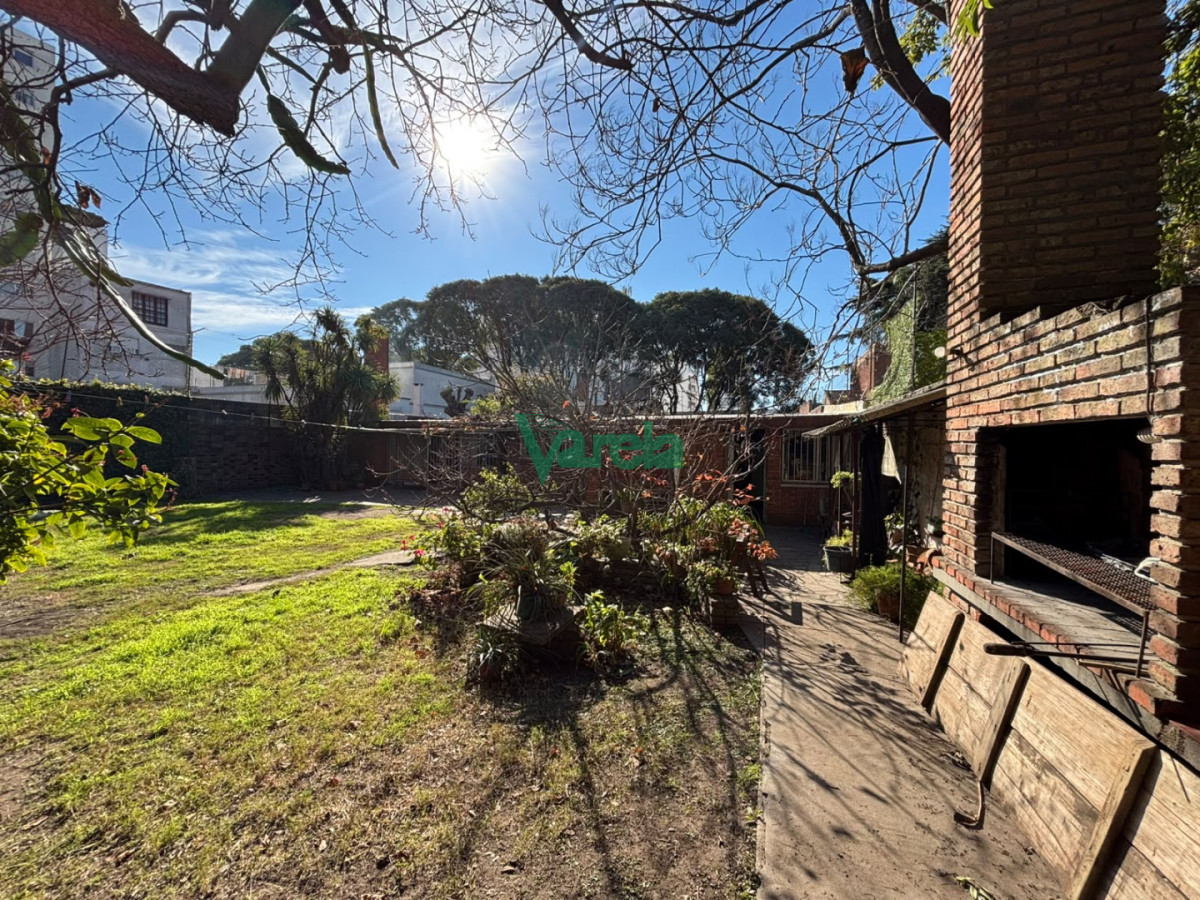 Casa ID.23103 - Venta de gran casa en parque Batlle de 5 dormitorios