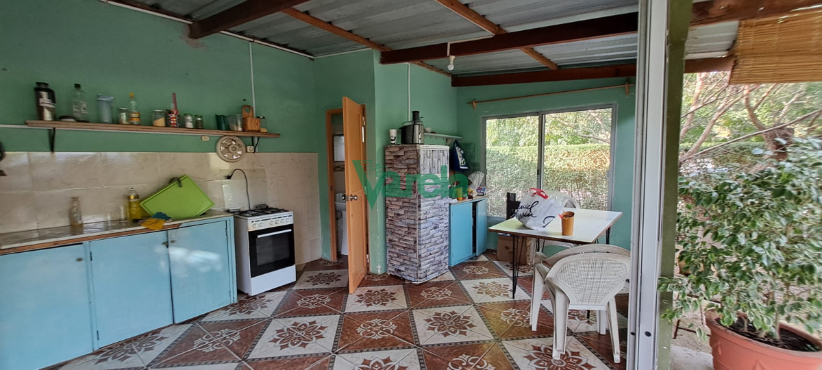 Casa ID.21747 - Venta de casa, Las Toscas, 3 dormitorios, living comedor con estufa leña, sobre aveninda principal.