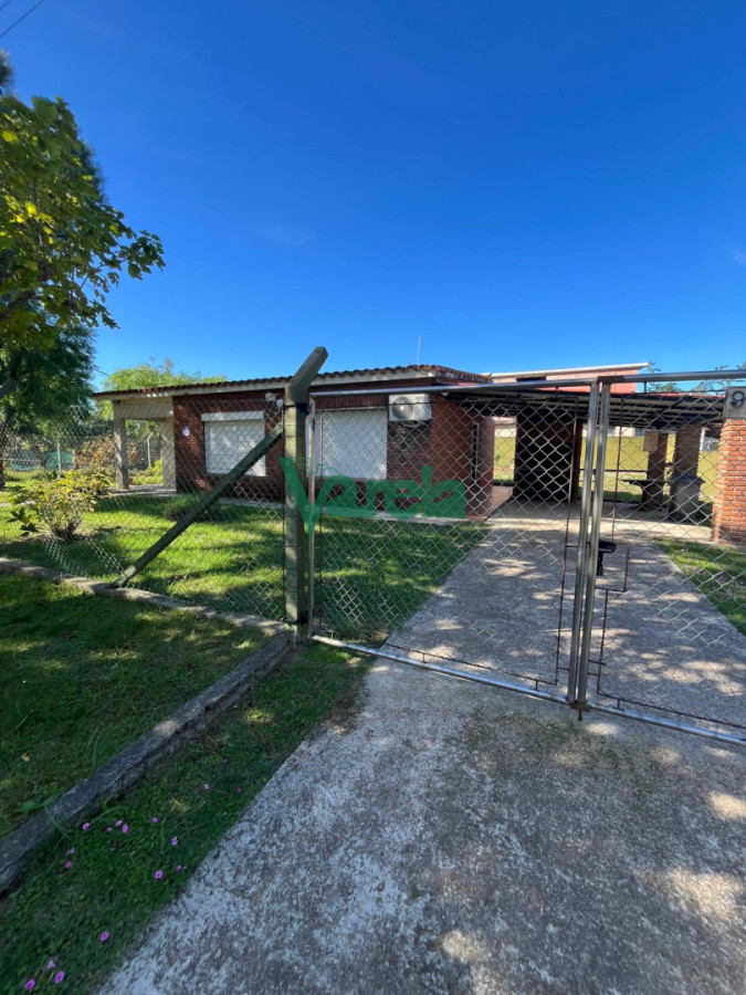 Casa ID.23009 - Venta de casa en Salinas, 2 dormitorios, estufa leña, parrillero