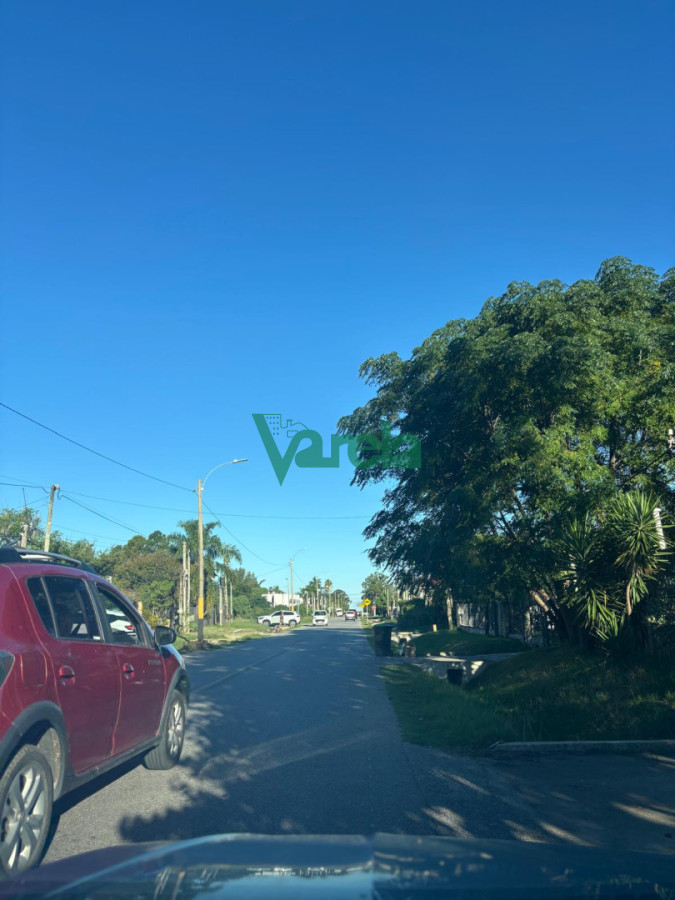 Casa ID.23008 - Casa en alquiler de 4 dormitorios en Lagomar lado Sur