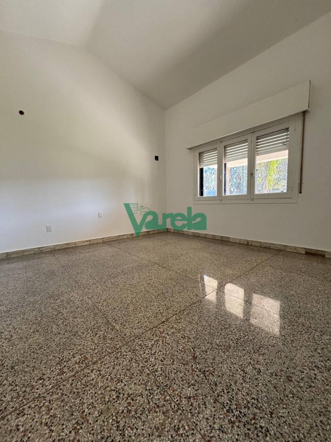 Casa ID.22757 - Alquiler de muy buena casa en Shangrila sur, 4 dormitorios, 3 baños