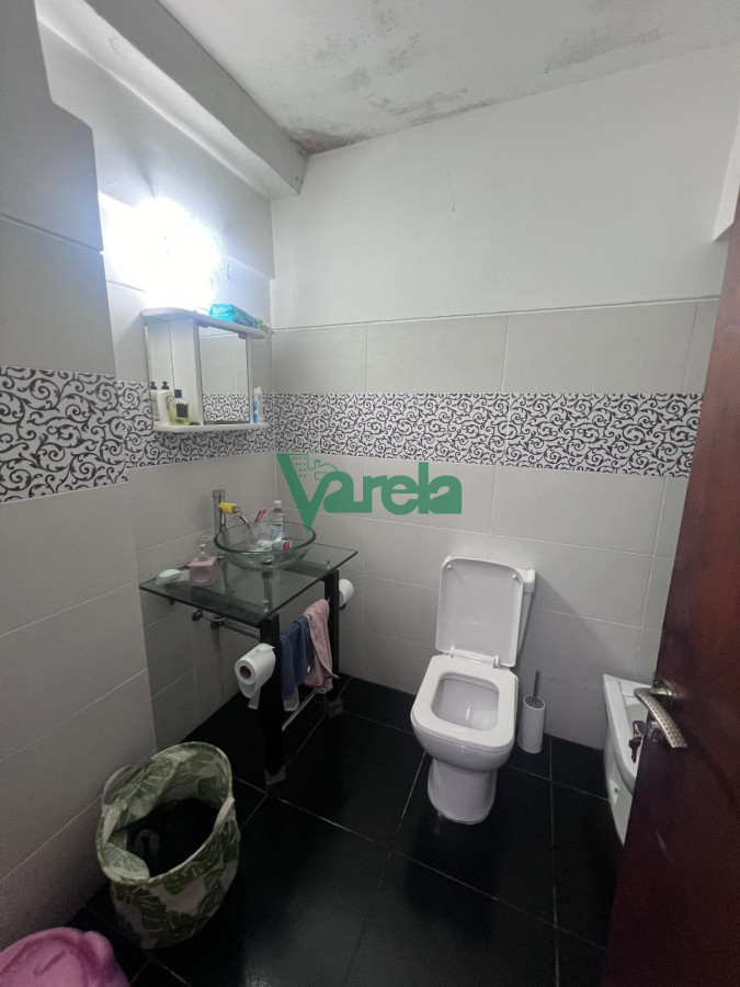 Casa ID.22232 - Venta de casa 3 dorm mas apto de 3 dorm, barrio Palermo, ideal renta, con gge x 2