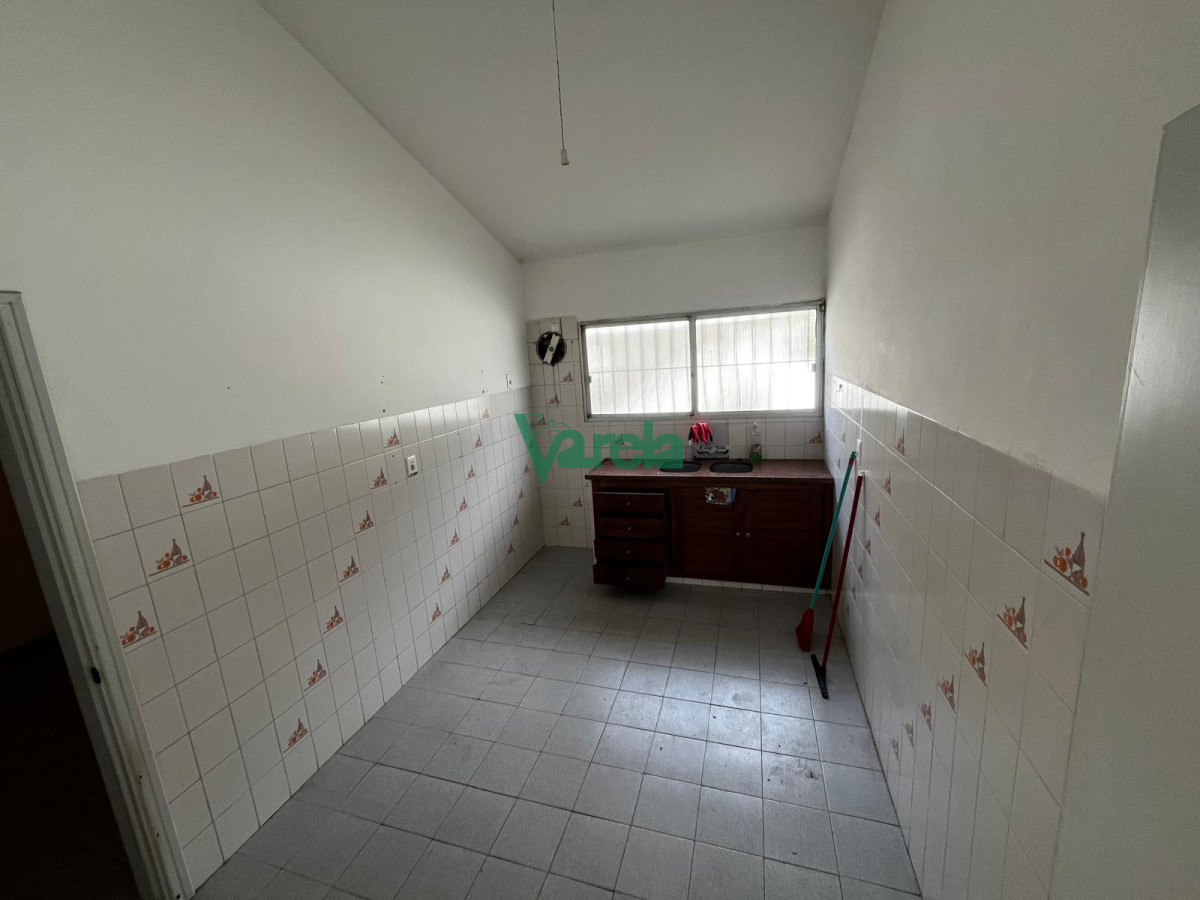 Casa ID.22468 - **RESERVADA **/Casa al sur 2 dormitorios sobre calle pavimentada 