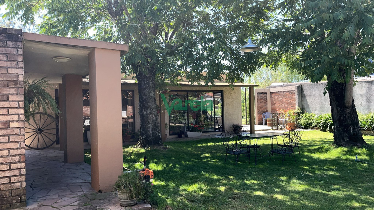Casa ID.22417 - Casa Cuatro Dormitorios y Dos Baños al Sur 