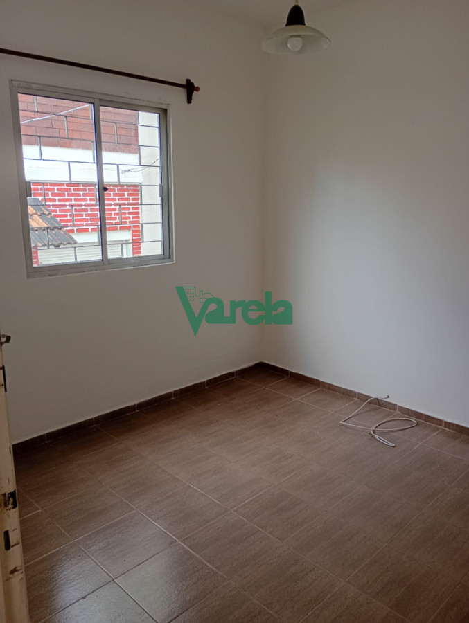 Casa ID.23061 - Venta casa Malvín , 2 dormitorios, 1 baño, a metros de la Rambla