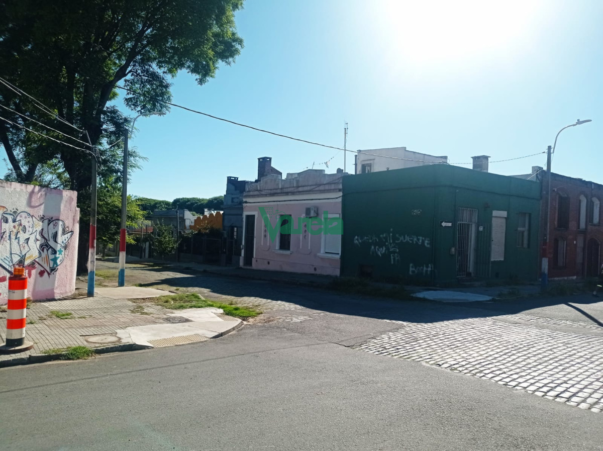 Casa ID.22112 - Venta casa La Blanqueada, 1 dorm y demás, posible local comercial