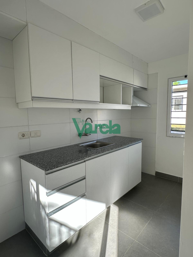 Casa ID.22458 - Alquiler casa 2 dormitorios a estrenar Carrasco norte, cochera, Portones Shopping
