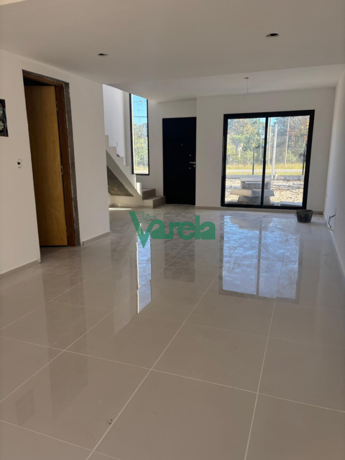Casa ID.23055 - Venta de 3 casas a estrenar a 200 mts de la Rambla en Parque de Solymar