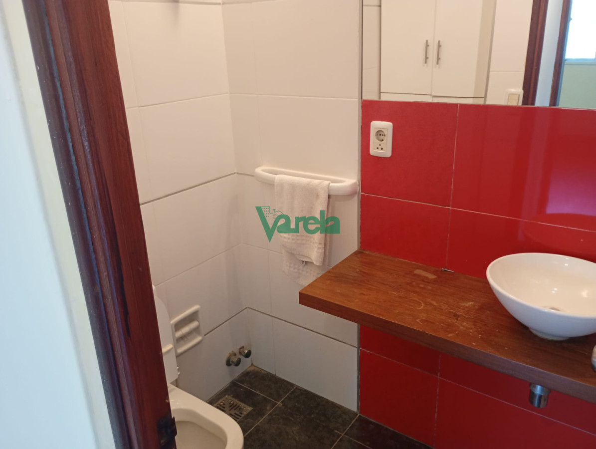Casa ID.23170 - Venta Casa Carrasco norte, 6 dormitorios, 5baños, en 2 plantas 