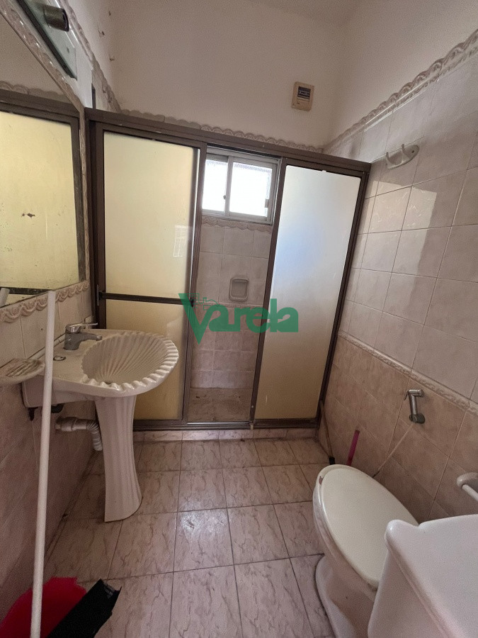 Casa ID.21629 - Venta de casa con renta en La Blanqueada, 3 dorm, 2 baños, patio gde