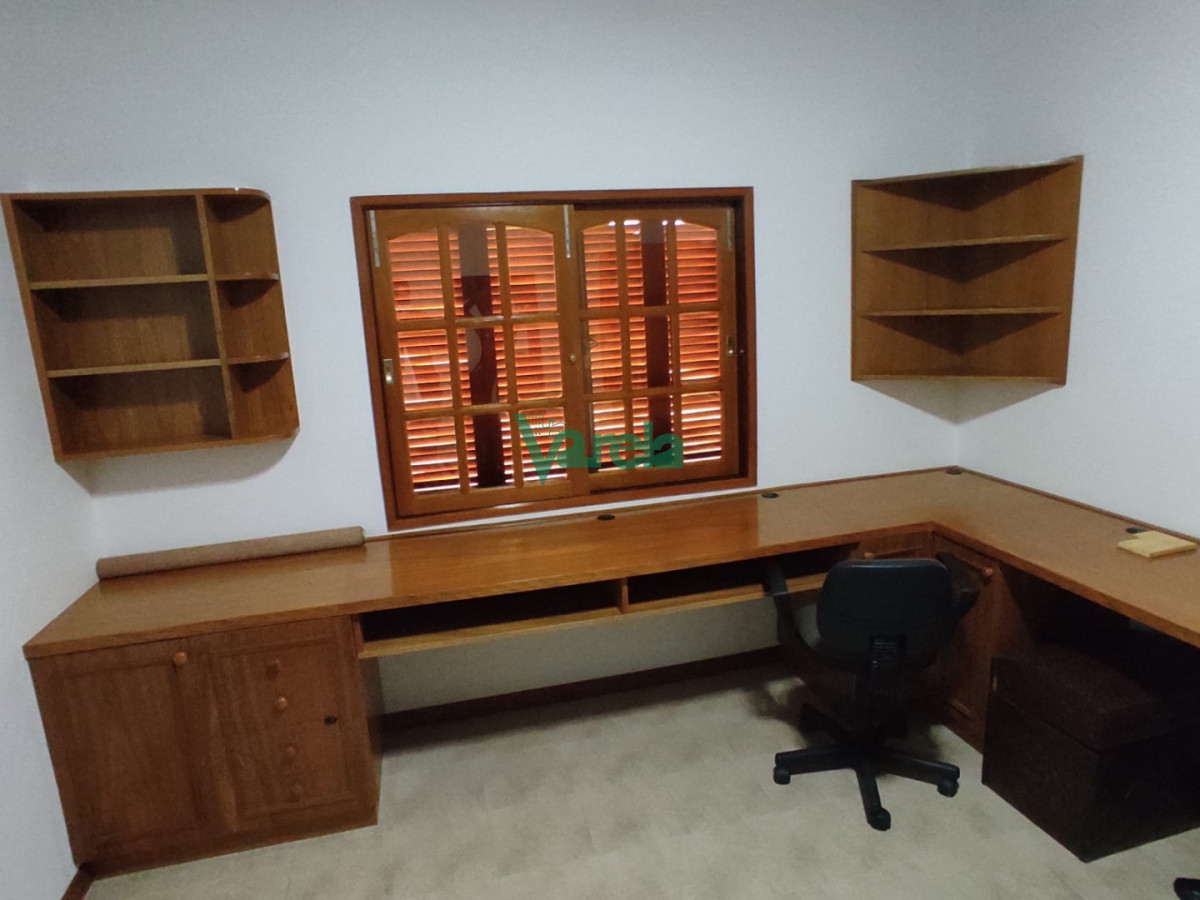 Casa ID.22829 - Venta de casa de 4 dormitorios 2 baños en Bello Horizonte con piscina