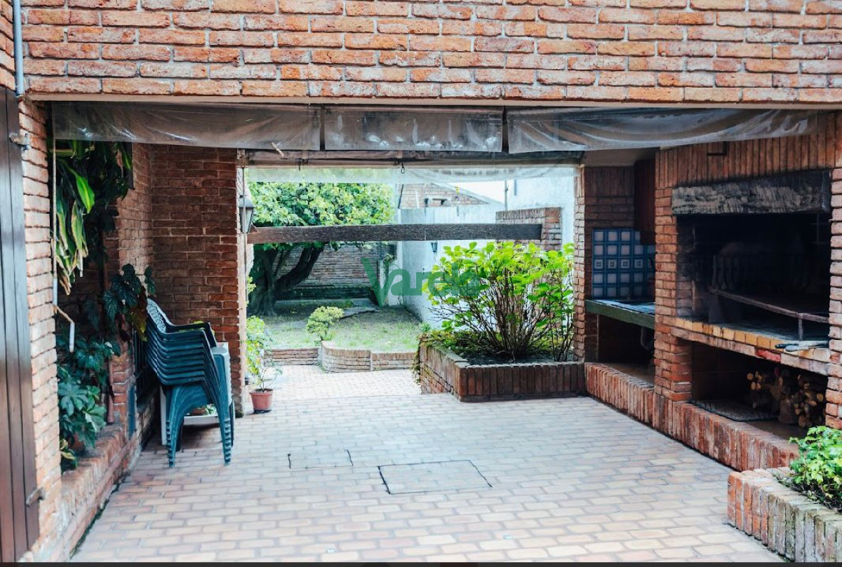 Casa ID.22962 - Venta de casa cuatro dormitorios en Punta Carretas