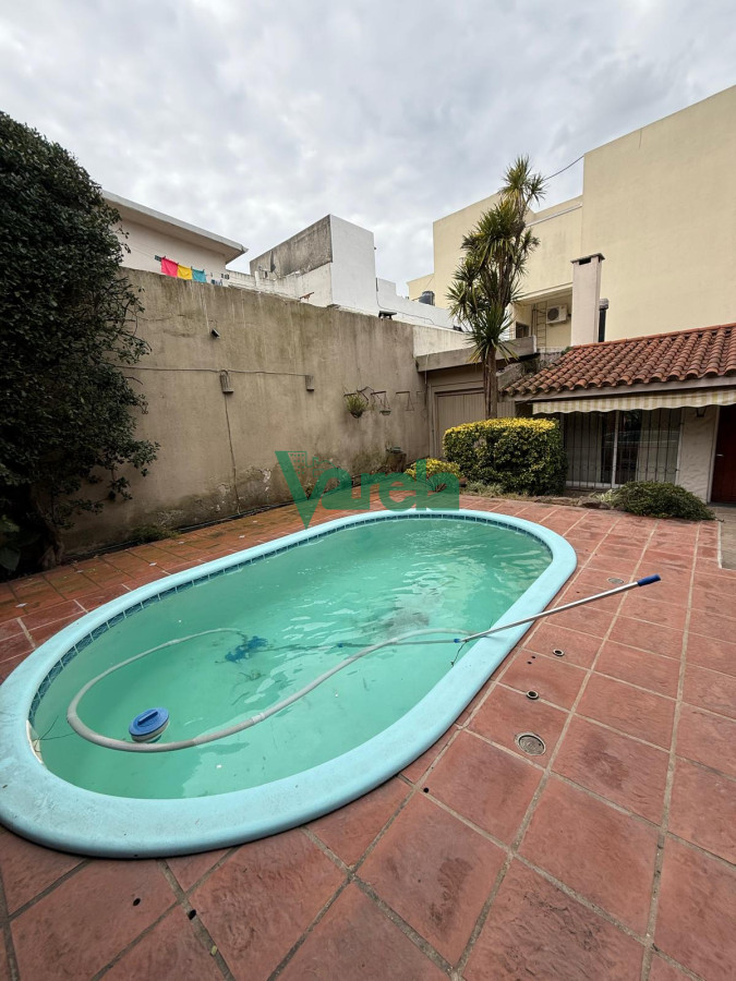 Casa ID.22745 - Alquiler de casa en Parque Batlle de 5 dormitorios 3 baños garage varios