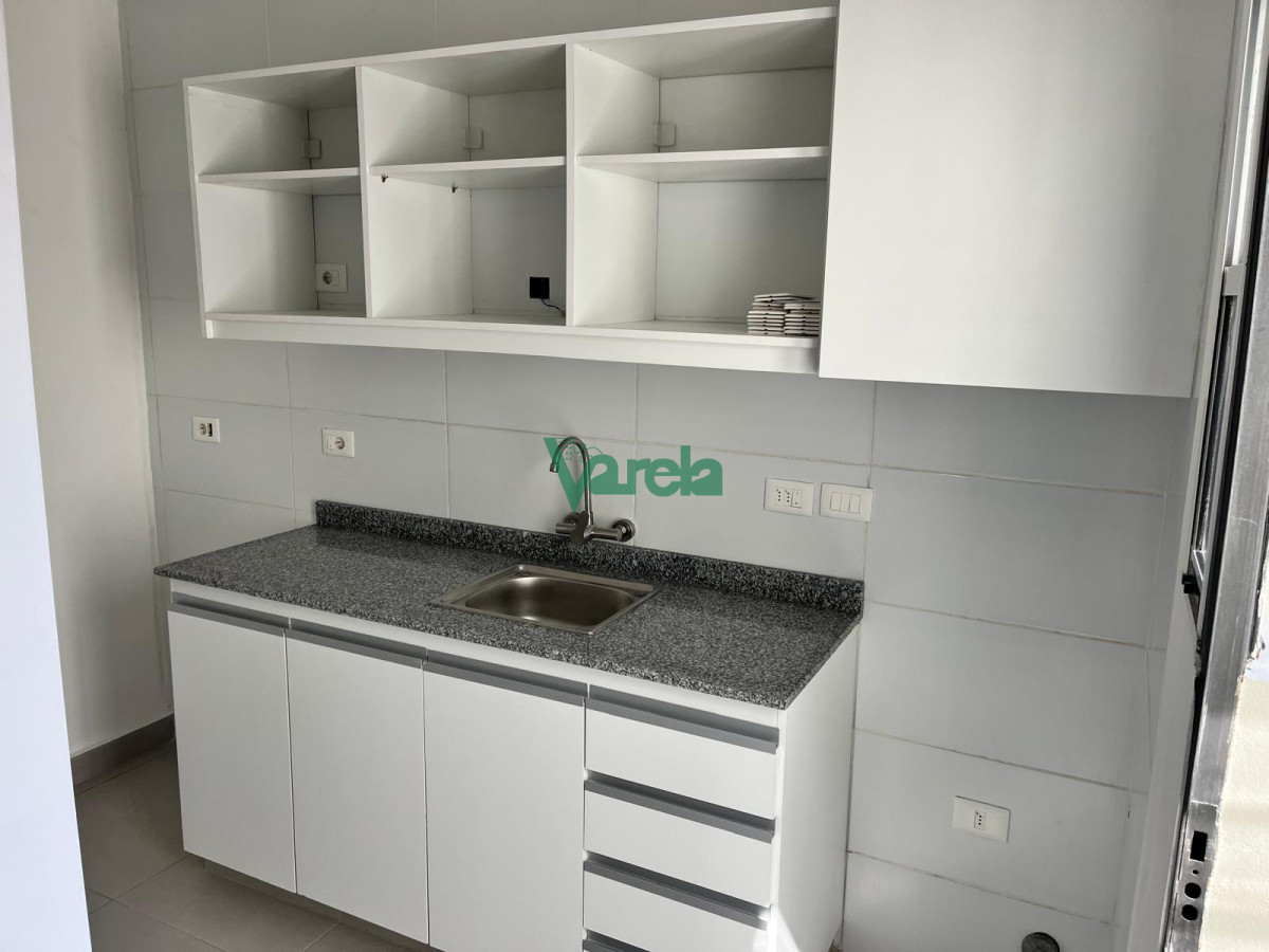 Casa ID.22457 - Alquiler casa 1 dormitorio Carrasco Norte a estrenar a metros Portones Shopping
