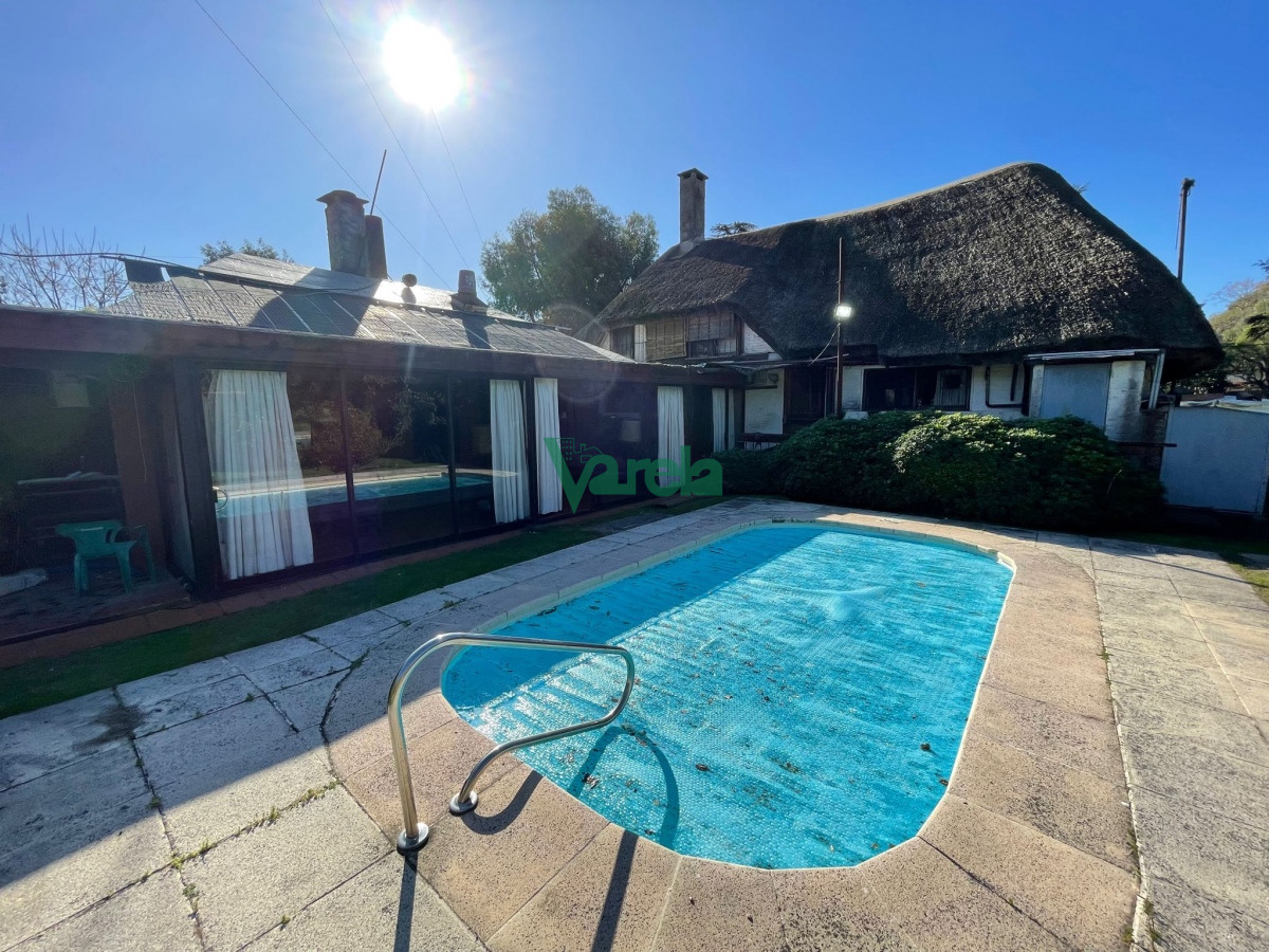 Casa ID.21874 - Casa de 4 dormitorios y 3 baños con piscina en La Floresta 