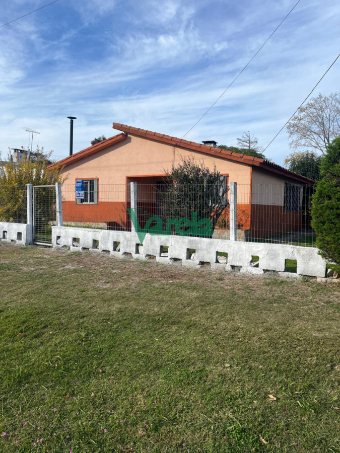 Casa ID.23070 - Venta de casa en Salinas, chalé de tejas, 3 dormitorios