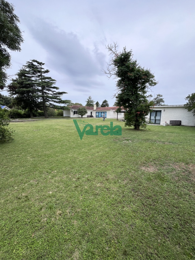 Casa ID.22041 - Casa ,local en venta Pinar sur sobre principal!