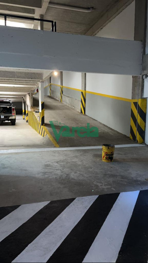 Casa ID.22552 - Venta Parking Ciudad Vieja Punto Estrategico No Lo Pierda