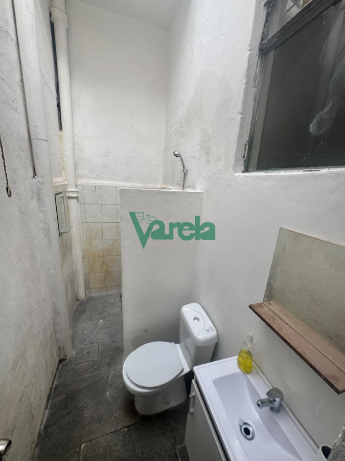 Casa ID.22112 - Venta casa La Blanqueada, 1 dorm y demás, posible local comercial