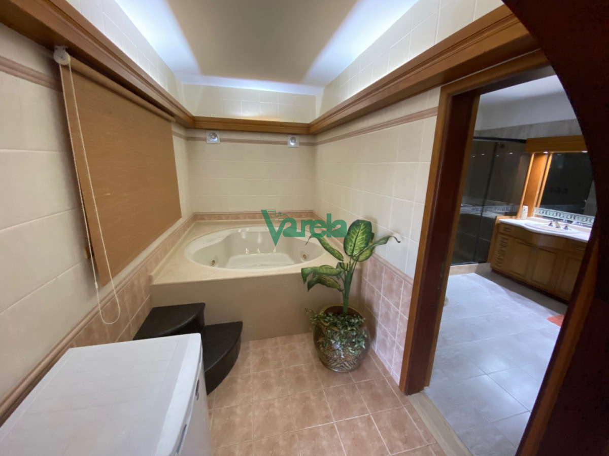 Casa ID.22829 - Venta de casa de 4 dormitorios 2 baños en Bello Horizonte con piscina