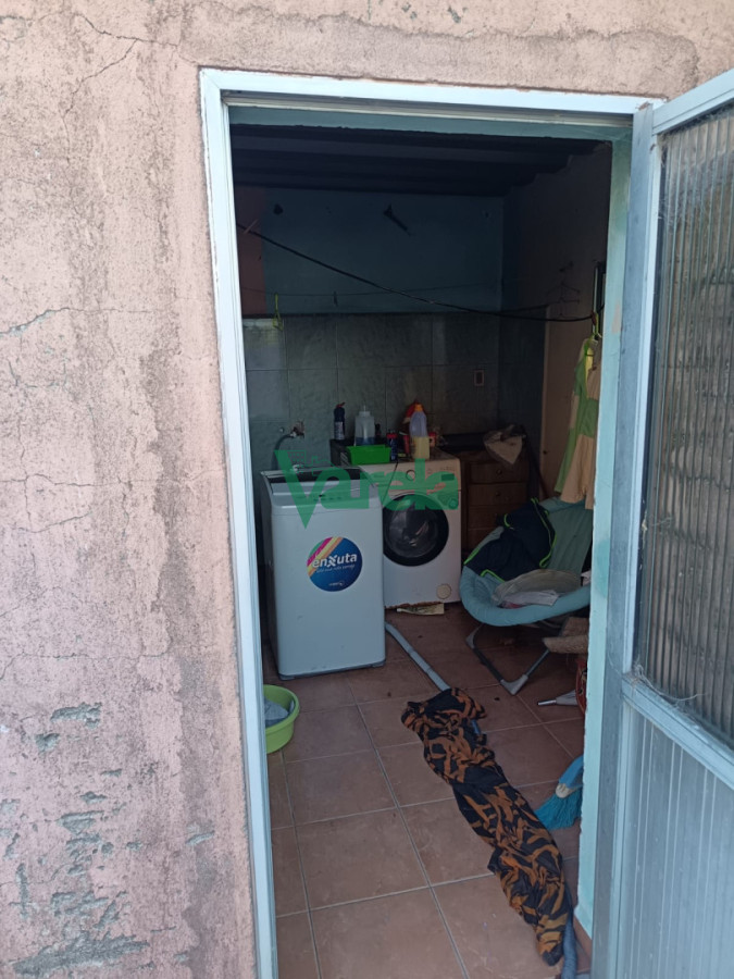Casa ID.23075 - Casa en venta, Cordon sur, padron unico, a reciclar con 5 dorm