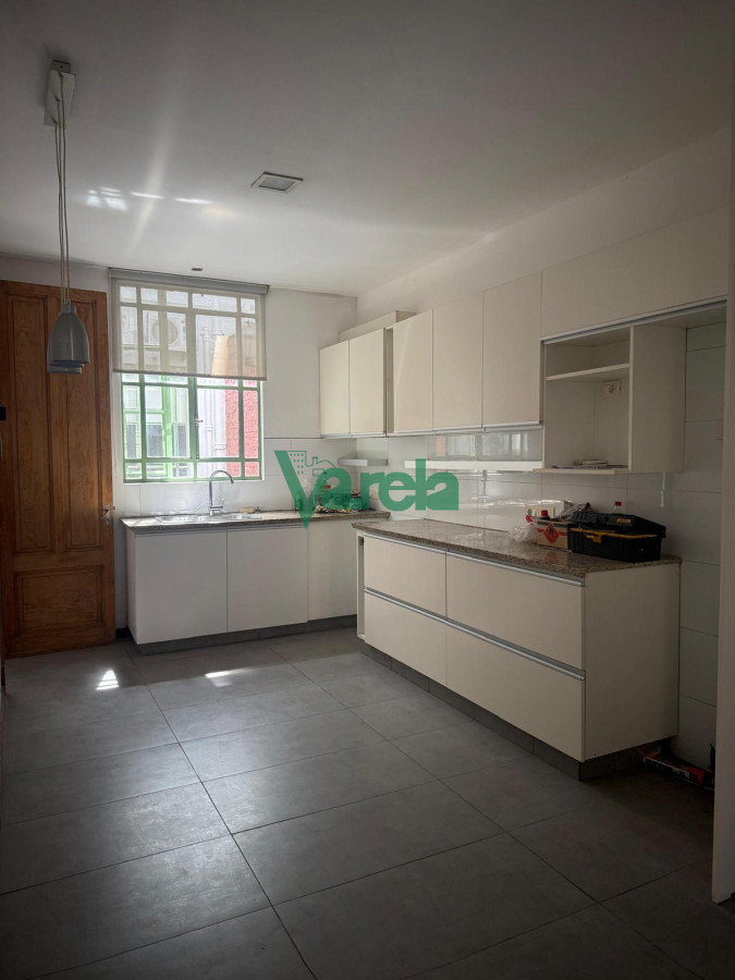 Casa ID.22835 - Casa en alquiler en Punta Carretas 3 dormitorios, 2 baños, garage