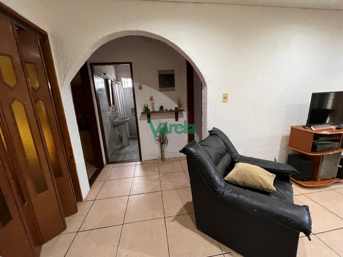 Casa ID.21755 - Una casa y dos aptos en venta en Salinas ideal renta