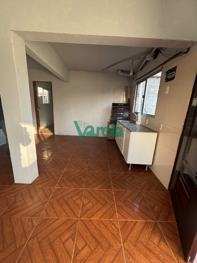 Casa ID.23090 - Inversion, venta local comercial y tres apartamentos, Los Aromos